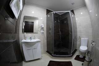 Отель Hotel S&L Тбилиси Двухместный номер с 2 отдельными кроватями-7