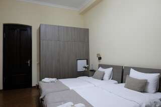 Отель Hotel S&L Тбилиси Трехместный номер-2